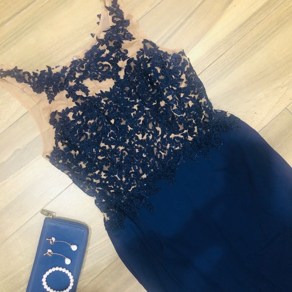 Long dresses,evening gowns,dinner parties - Picture 9 of 9